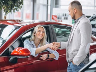 Známa automobilka varuje pred