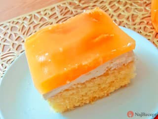 Hrnčekové rezy z broskyňového