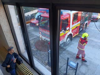 zásah hasičov v parlamente