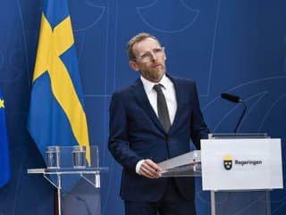 Zľava švédsky štátny epidemiológ