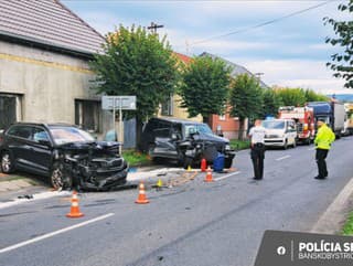 Zrážka dvoch osobných áut