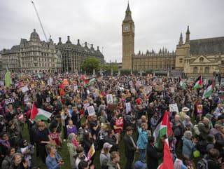 Tisíce ľudí zaplavili ulice