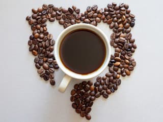 Prečo káva spôsobuje nutkanie