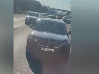 Vodič sa bezohľadne nalepil