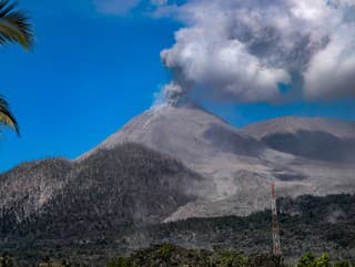 Séria nových erupcií: Indonézska