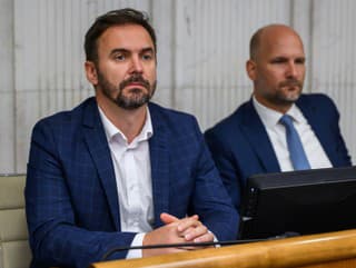 opoziční poslanci zľava Michal