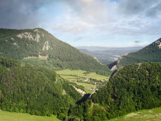 Rozhľadne, kaňon aj Baťova