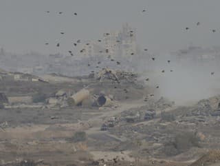 Izraelskí vojaci na obnených