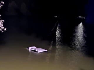 V rybníku skončilo osobné