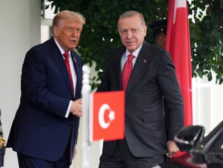 Prezident Donald Trump (sprava)