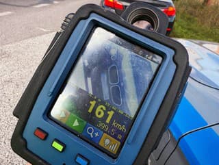 Mladý vodič letel! Prekročil