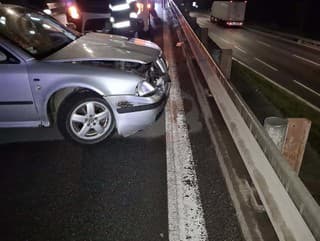 Večerná zrážka auta s