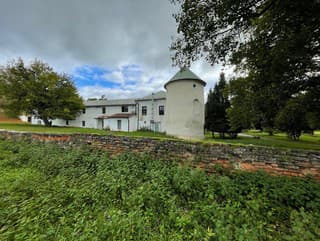 Obec Bystričany kupuje vzácny