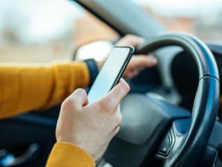 Používate mobil za volantom?