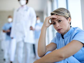 Tvrdá rana pod pás