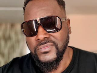 Známy herec (41) radikálne