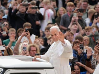 Na snímke pápež Lev