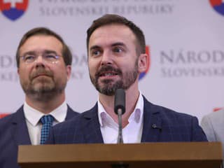 Kasína pokračujú napriek plánovanému