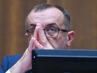 Poslanci budú o novele