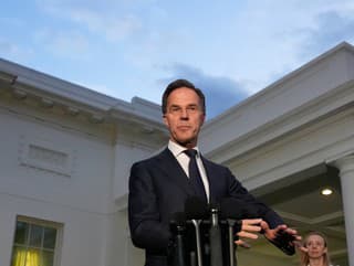 Šéf NATO po stretnutí