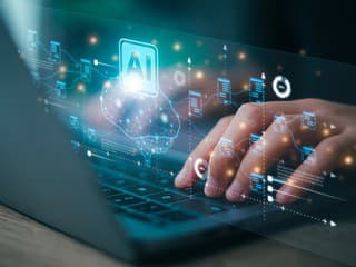 VAROVANIE vedcov a známych