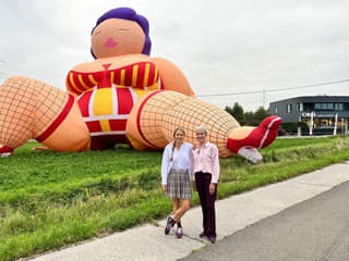 Obrovská nafukovacia panna vyvolala