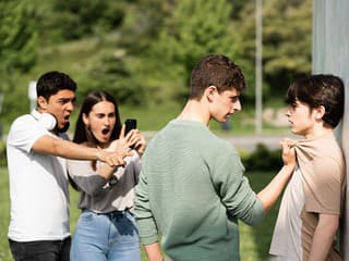 Školáka (14) surovo zbili