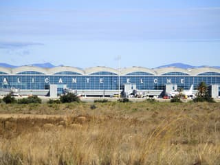 Letisko Miguela Hernándeza v