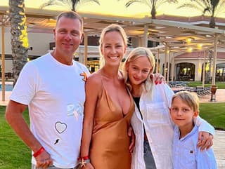 Zuzana Belohorcová s rodinou