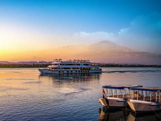 Na Níle horela turistická