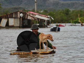 USA vyšle záchranné tímy