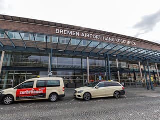 Letisko v Brémach muselo