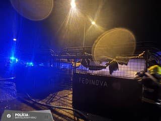 Požiar kontajnerov v Petržalke