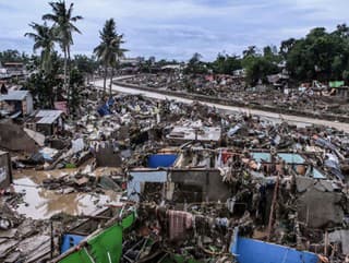 Tajfún postihol takmer dva