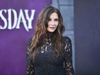  Catherine Zeta-Jones 