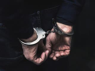 Podozrivý z účasti na