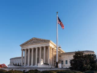 Milióny Američanov bez pomoci!