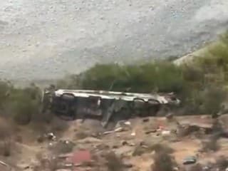 Pri nehode autobusu na