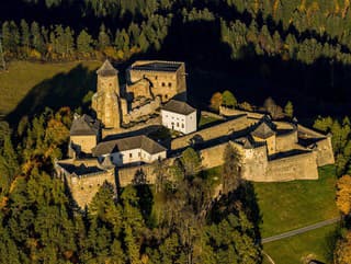 Dva hrady na poľsko-slovenskom