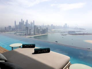 Bazény, vyhliadky, záhrady. Toto