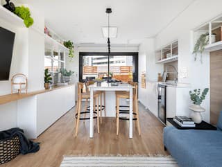 Z bytu uprostred mesta