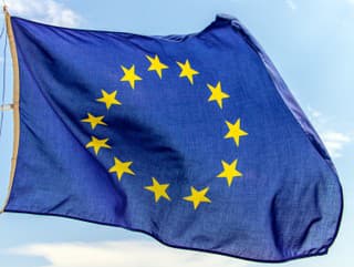 Europoslanci vyzvali EÚ na