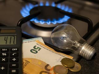 Slováci za energie priplácať