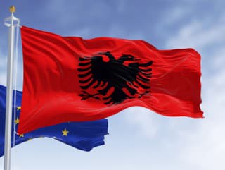 Albánsko napreduje smerom k