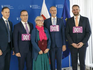 Na snímke zľava prednosta