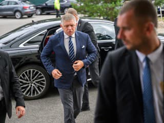 predseda vlády SR Robert