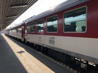 Vlaky sa pomaly zapĺňajú: