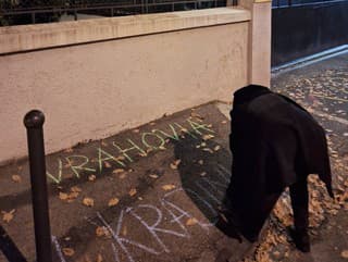 VRAHOVIA! Pred ruskou ambasádou