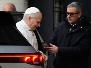 Pápež Lev nalieha na