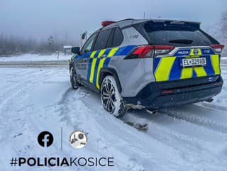 Dopravu ochromilo husté sneženie: